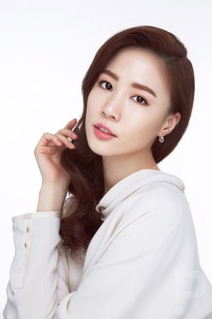 Jin Ah Reum (1989) - MyDramaList