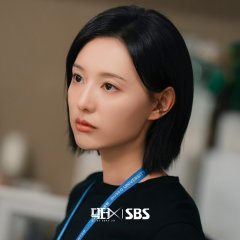 Kim Ji Won photo
