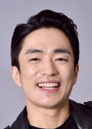 Jung Moon Sung in Stock Struck Korean Drama (2022)