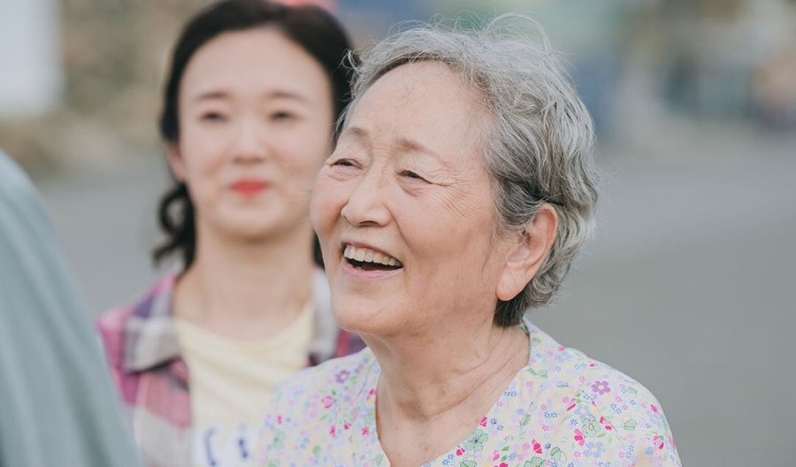 Veteran actress Kim Young Ok lands first ever leading role in the movie “Take Care of Mom”