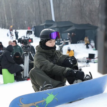 Ski into Love (2025)