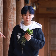 Nana bnb with Seventeen Korean TV Program photo