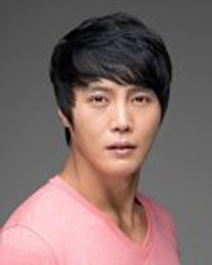 Kyung Woo Kang