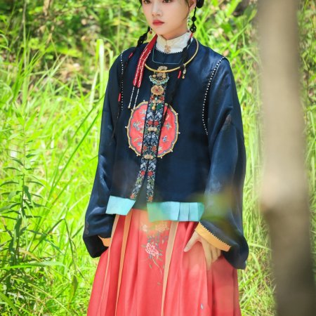 Liang Chen Mei Jin ()