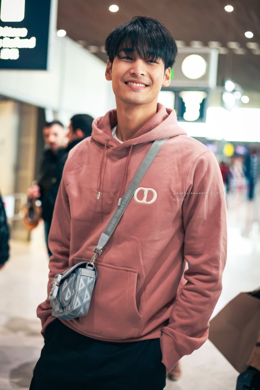 hoodie_apo1.jpg