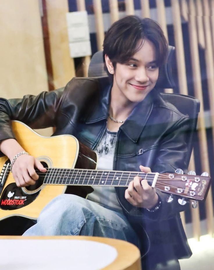guitar_nanon.jpg