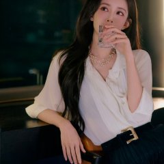 Meng Zi Yi photo