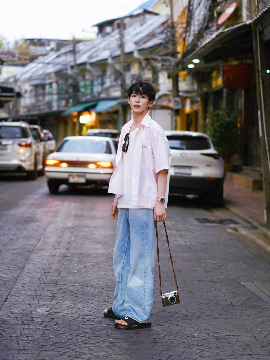 meet at blossom_Li Le (2).jpg meet at blossom_Li Le (2).jpg