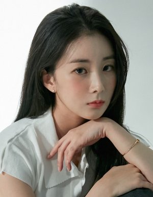 Yun Ji Lee