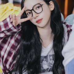 Karina photo
