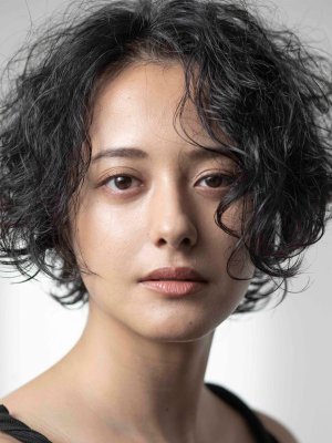 Urahama Alisa (浦浜アリサ) - MyDramaList