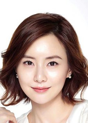 Choi Jung Yoon in Amor Fati Korean Drama (2021)