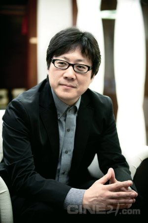 Seung Moo Lee