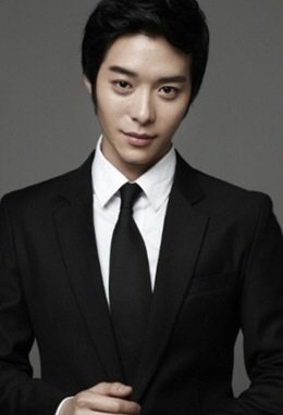 Han Ki Woong (1987) - MyDramaList