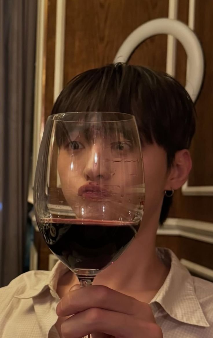 Yoon Jisung.jpg
