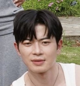 Yi Wei