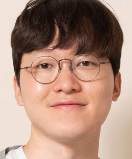 Yong Hwan Kim