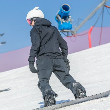 Ski into Love (2025)