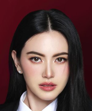 Davika Hoorne