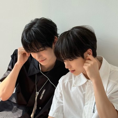 Secret Relationships (2025)