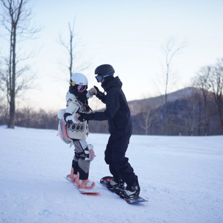 Ski into Love (2025)