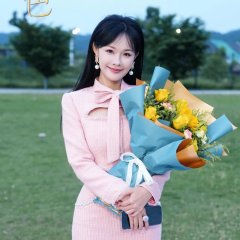 Su Xiao Yan photo
