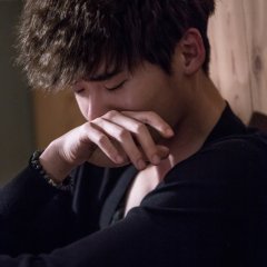 Lee Jong Suk photo