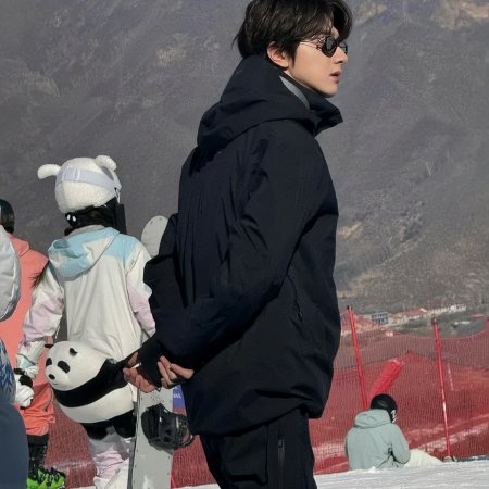 Ski into Love (2025)