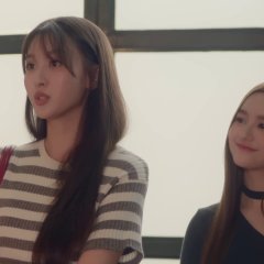 View Benyapa Jeenprasom photo