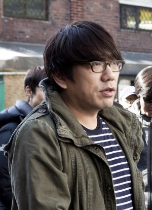 Yong Joo Lee