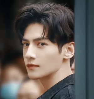 Tiny_waist_XiXi