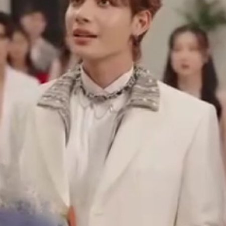 Golden Feathers (2025)