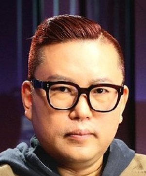Dae Shik Kim