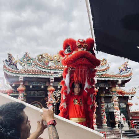 The Invisible Dragon ()