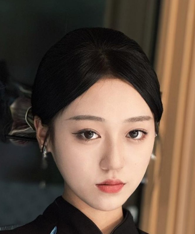 Zhuo Yi Li