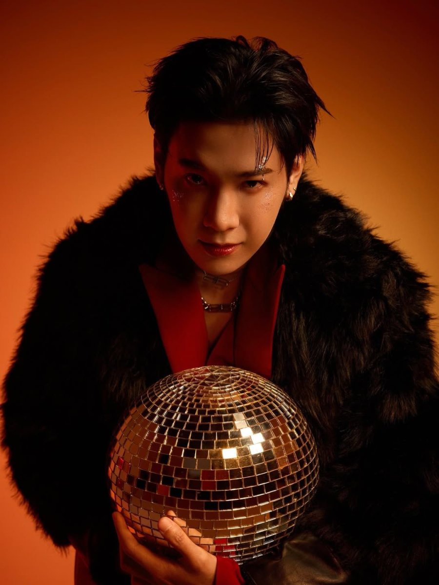 KristSingto3.jpg