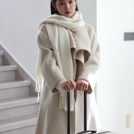 Wo Zai Deng, Yue Guang Luo Zai Wo Shen Shang (2025)