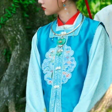 Liang Chen Mei Jin ()