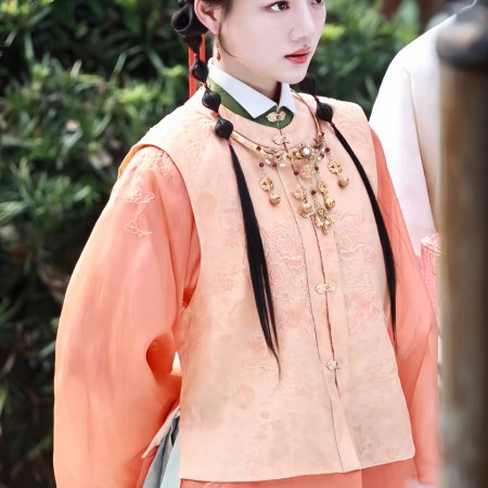 Liang Chen Mei Jin ()