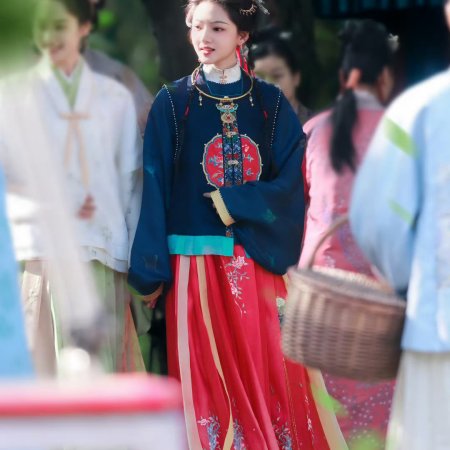 Liang Chen Mei Jin ()