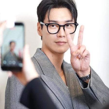 Walking on Thin Ice (2025)