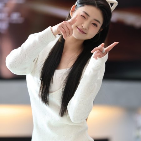 Wo Zai Deng, Yue Guang Luo Zai Wo Shen Shang (2025)