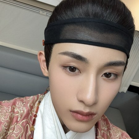 Liang Chen Mei Jin ()