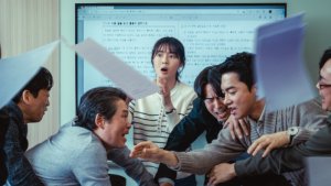 Lee Sun Bin gets caught up in CSAT question-setting chaos in new K-movie 'Ugly Duckling Ms. Maeng'