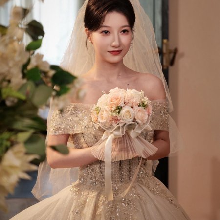 Mrs. Zhou Has Time to Divorce Together (2024)