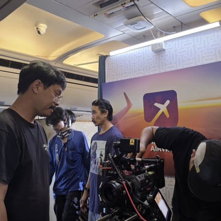 A Dog and a Plane ()