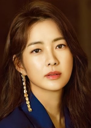 Lee Yo Won in Green Mothers' Club Korean Drama (2022)