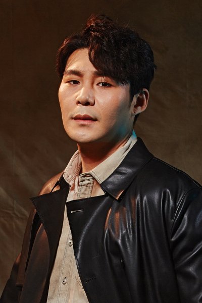 Si Myung Wang