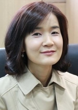 Jung Eun Gwol in Céu Vermelho Korean Drama(2021)