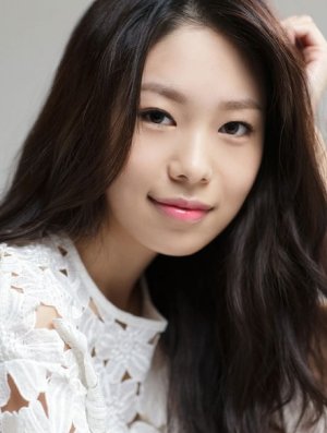 Yoon Jin Ah | Princesa Excedente